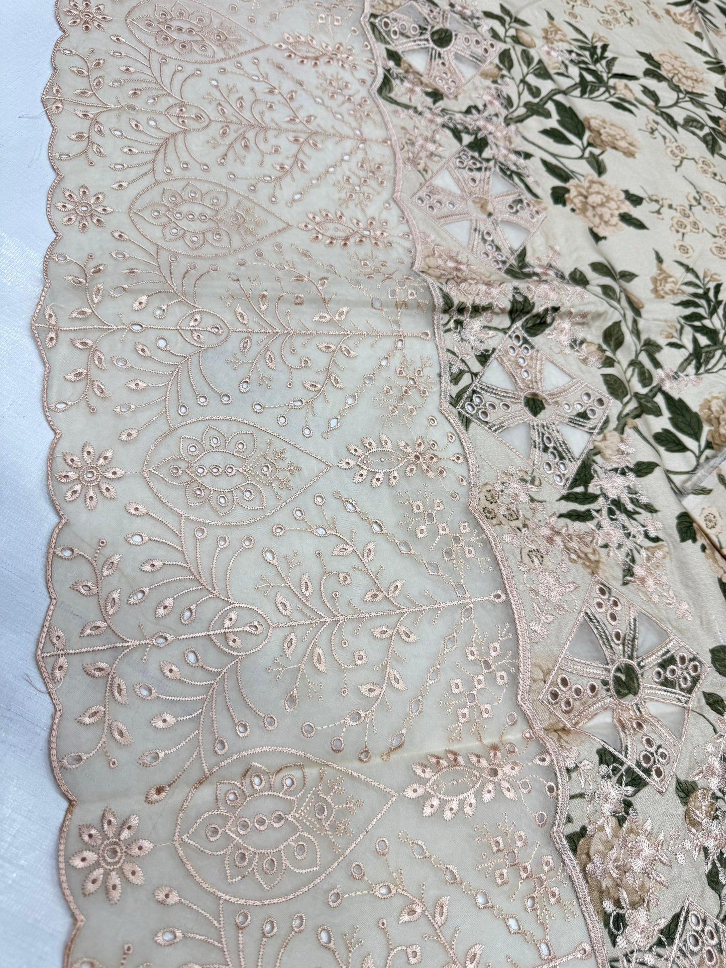 LINEN 72/72 3pc Full Embroidered - D#140