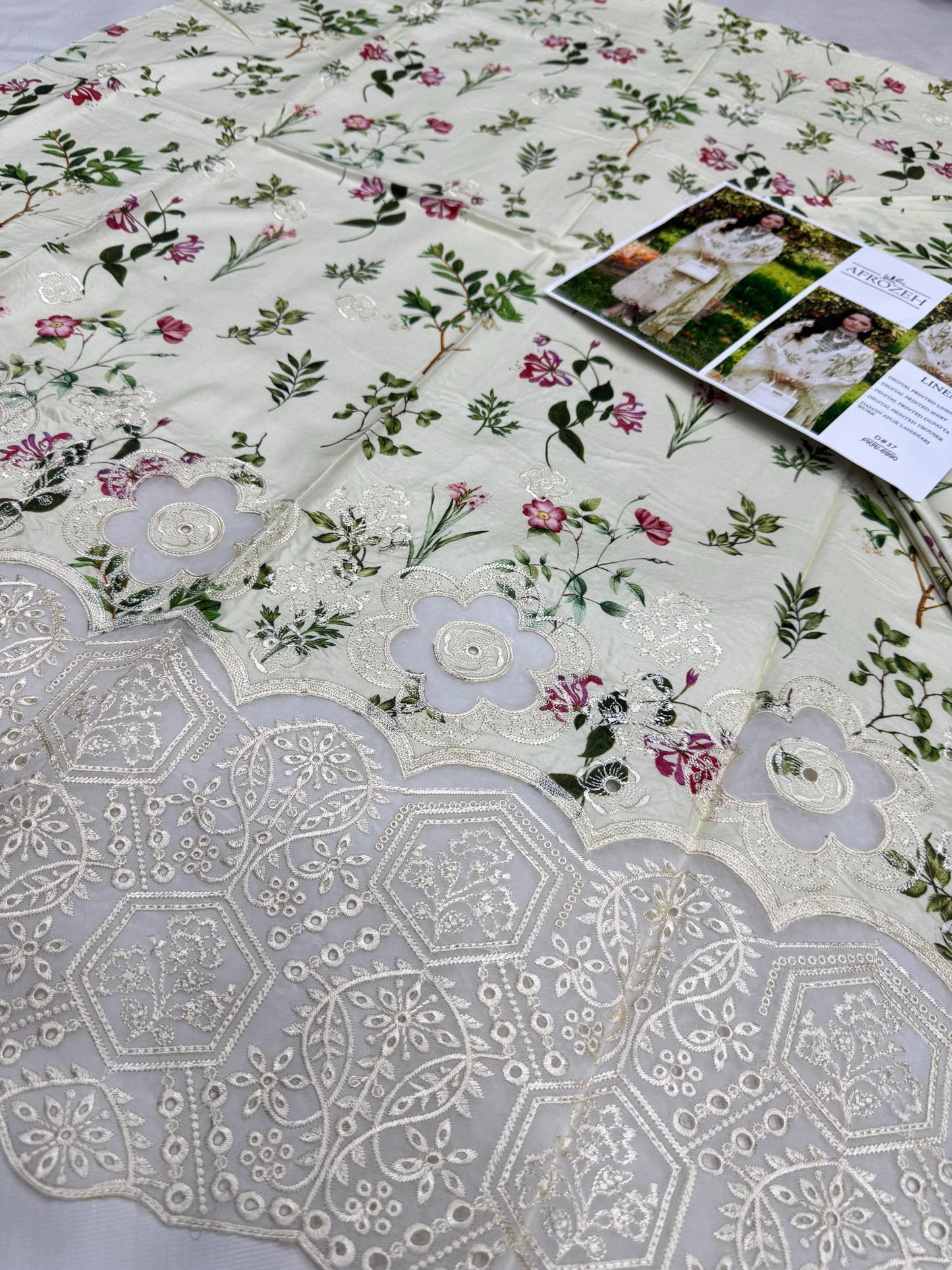 LINEN 72/72 3pc Full Embroidered - D#37
