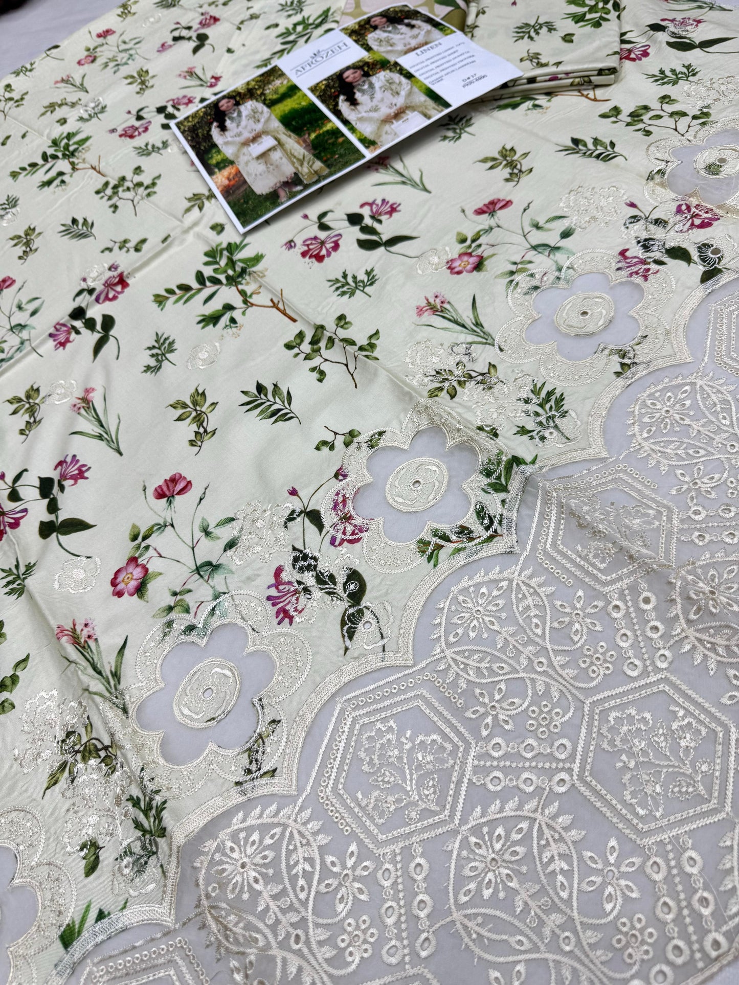 LINEN 72/72 3pc Full Embroidered - D#37