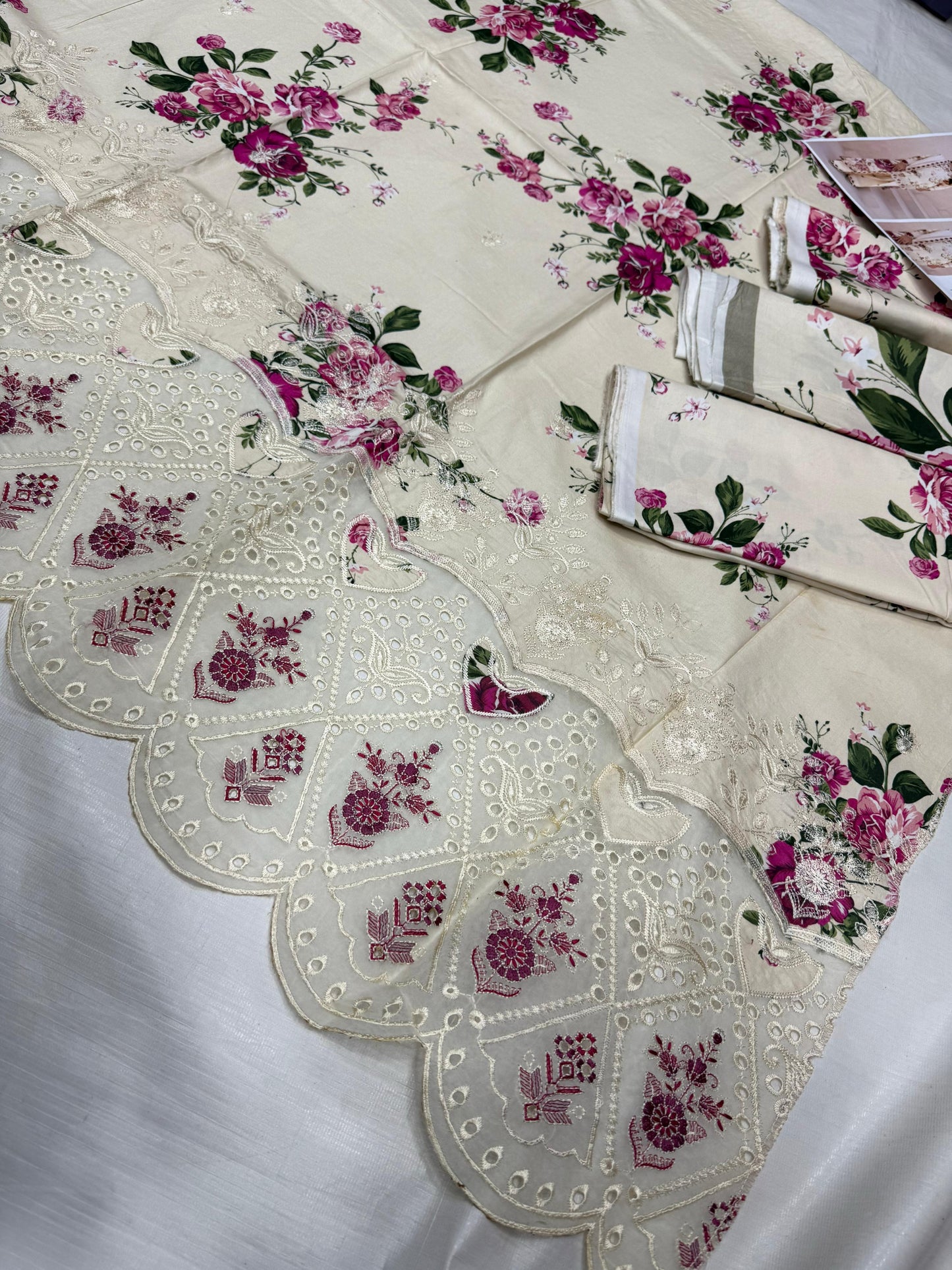 LINEN 72/72 3pc Full Embroidered - D#38A
