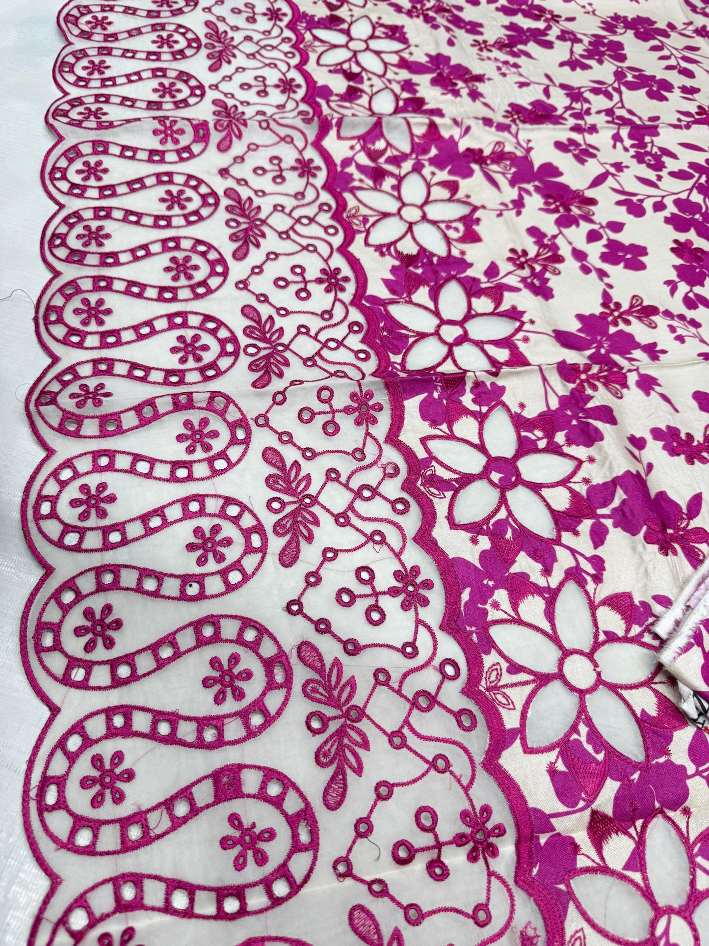 LINEN 72/72 3pc Full Embroidered - D#64